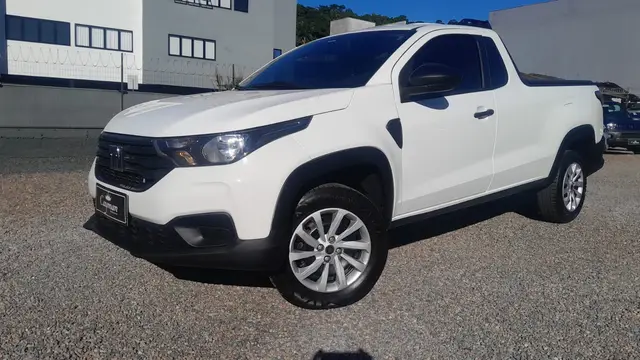 Carro Fiat Strada 2023 Endurance 1.4 Cabine Plus (Flex)