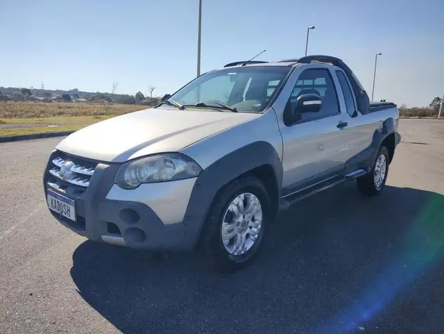 Carro Fiat Strada 2012 Adv.1.8 16V LOCKER Dualo. Flex CD