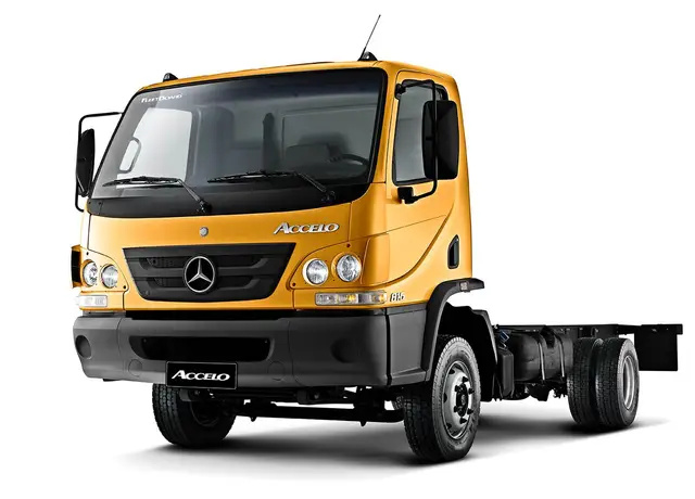 Carro Mercedes-Benz Accelo 2021 815/46 C.EST