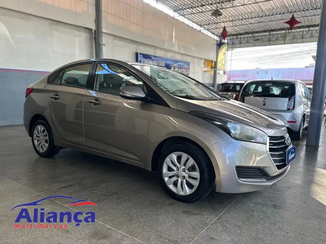 Carro Hyundai HB20S 2017 1.6 Comfort Plus (Flex)