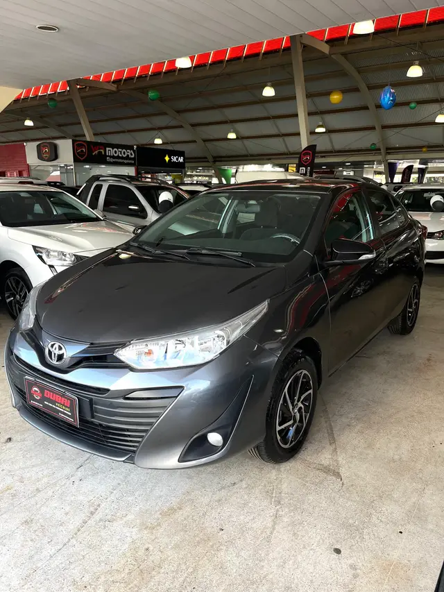 Carro Toyota Yaris Sedan 2021 1.5 XL Live (Flex)