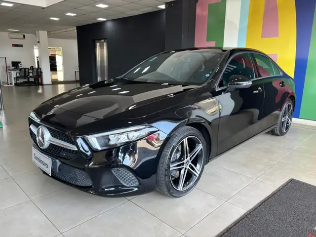 Carro Mercedes-Benz A 200 2020 Style 1.3 CGI gasolina (Aut)