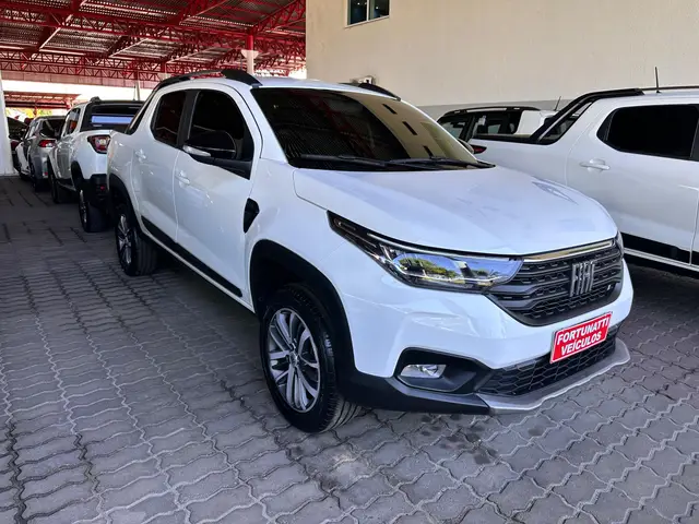 Carro Fiat Strada 2024 Volcano 1.3 Flex 8V CD Aut.