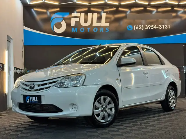 Carro Toyota Etios Sedan 2016 XS 1.5 (Flex)