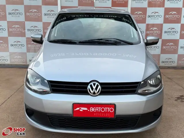 Carro Volkswagen Fox 2011 1.0 8V (Flex) 4p