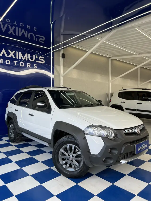 Carro Fiat Palio Weekend 2013 Adventure 1.8 16V Dualogic (Flex)