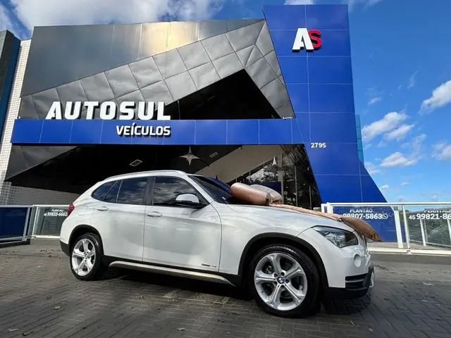 Carro BMW X1 2014 2.0 sDrive20i (Aut)
