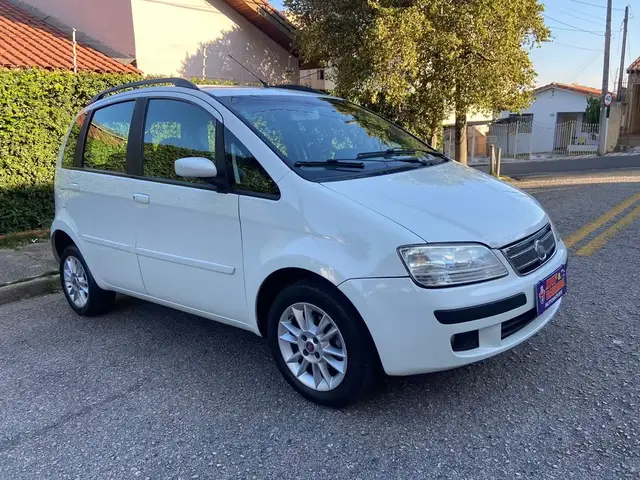 Carro Fiat Idea 2010 ELX 1.4 (Flex)