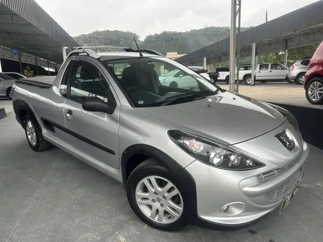 Carro Peugeot Hoggar 2011 Escapade 1.6 16V (flex)