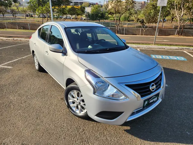 Carro Nissan Versa 2016 1.6 16V SL (Flex)