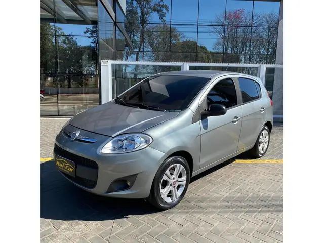 Carro Fiat Palio Weekend 2013 Attractive 1.4 8V (Flex)