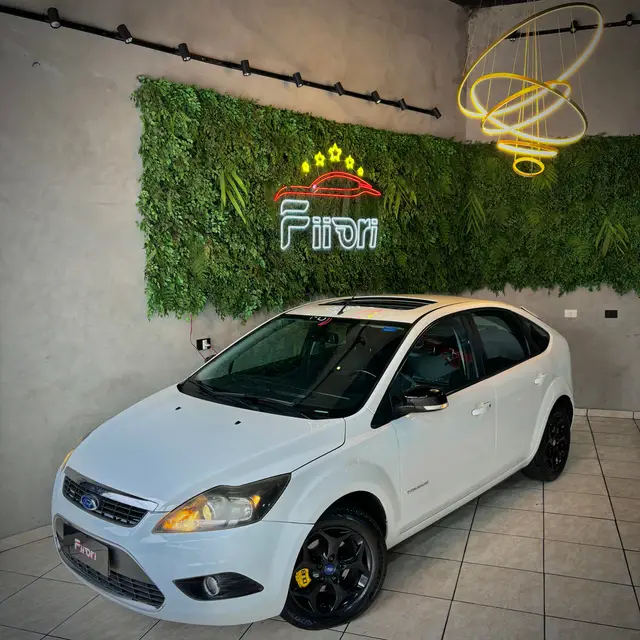 Carro Ford Focus Hatch 2012 Titanium 2.0 16V (Aut)