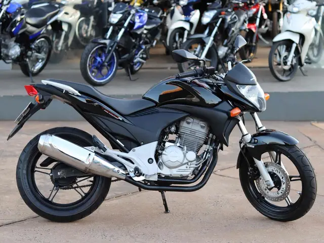 Moto Honda CB 300R 2011 Standard