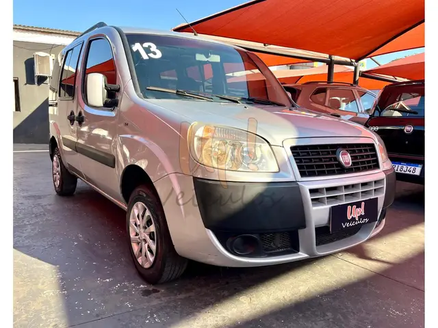 Carro Fiat Doblò 2013 Attractive 1.4 8V (Flex)