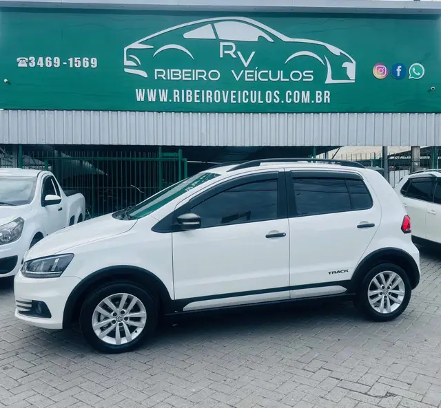 Carro Volkswagen Fox 2016 1.0 MPI Track (Flex)