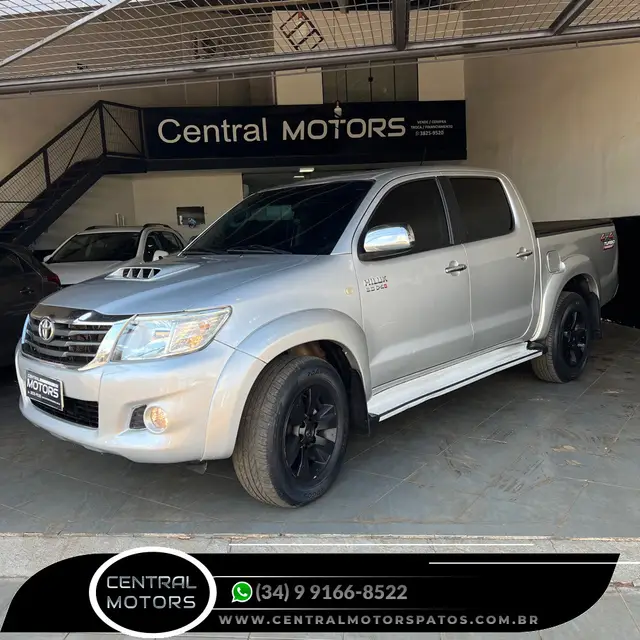 Carro Toyota Hilux Cabine Dupla 2014 Hilux 3.0 TDI 4x4 CD STD