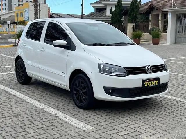 Carro Volkswagen Fox 2011 1.0 8V (Flex) 2p