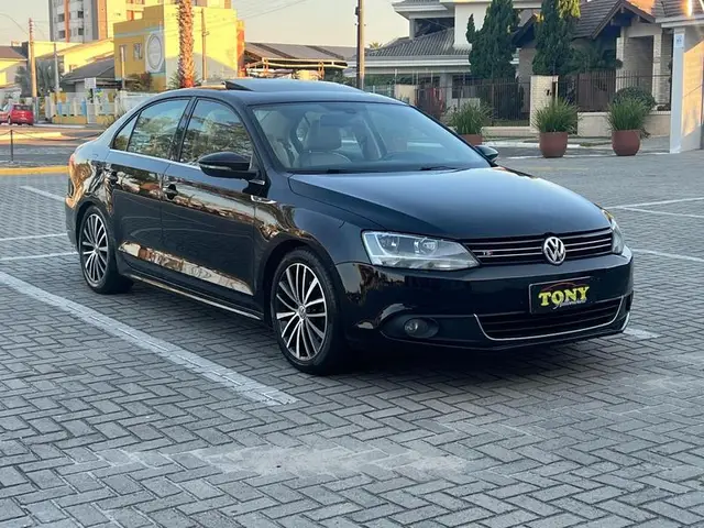 Carro Volkswagen Jetta 2013 2.0 TSI Highline DSG