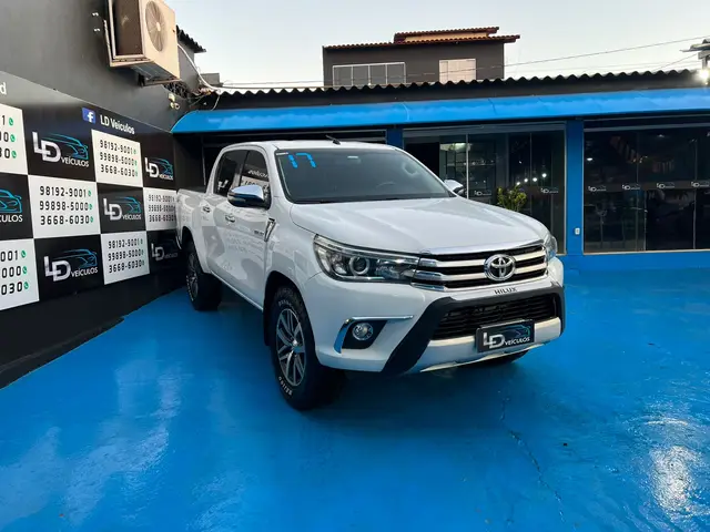 Carro Toyota Hilux Cabine Dupla 2017 Hilux 2.8 TDI SRX CD 4x4 (Aut)