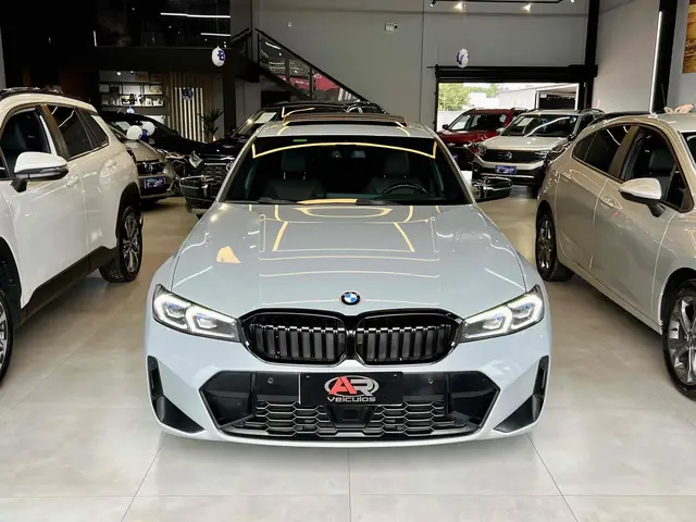 Carro BMW 320i 2024 M Sport 2.0 Turbo (Aut.)
