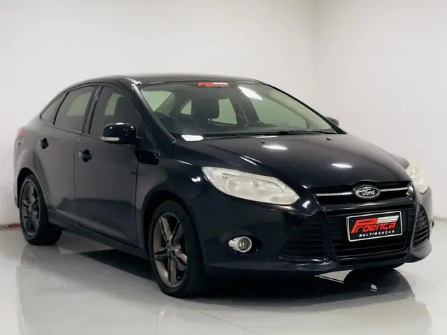 Carro Ford Focus Sedan 2014 SE 2.0 16V PowerShift (Aut)