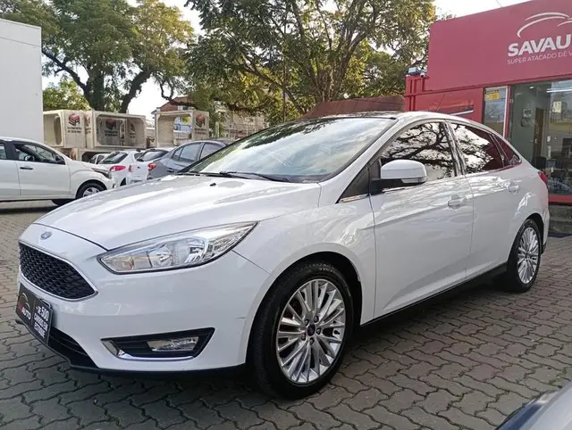 Carro Ford Focus Sedan 2017 SE Plus 2.0 PowerShift