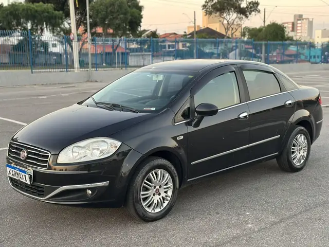 Carro Fiat Linea 2016 Essence 1.8 16V Dualogic (Flex)