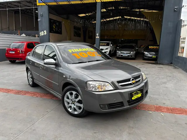 Carro Chevrolet Astra Hatch 2011 Advantage 2.0 (Flex)