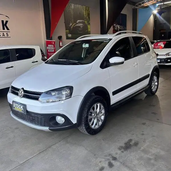 Carro Volkswagen CrossFox 2013 1.6 VHT (Flex)