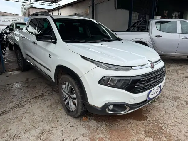Carro Fiat Toro 2018 Volcano 2.0 diesel AT9 4x4