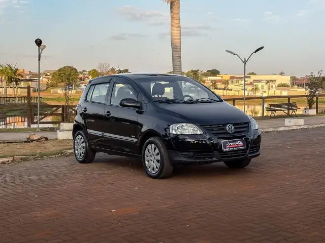Carro Volkswagen Fox 2009 1.0 8V (Flex) 4p