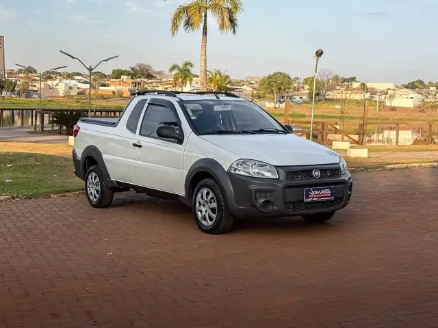 Carro Fiat Strada 2015 Working 1.4 (Flex)