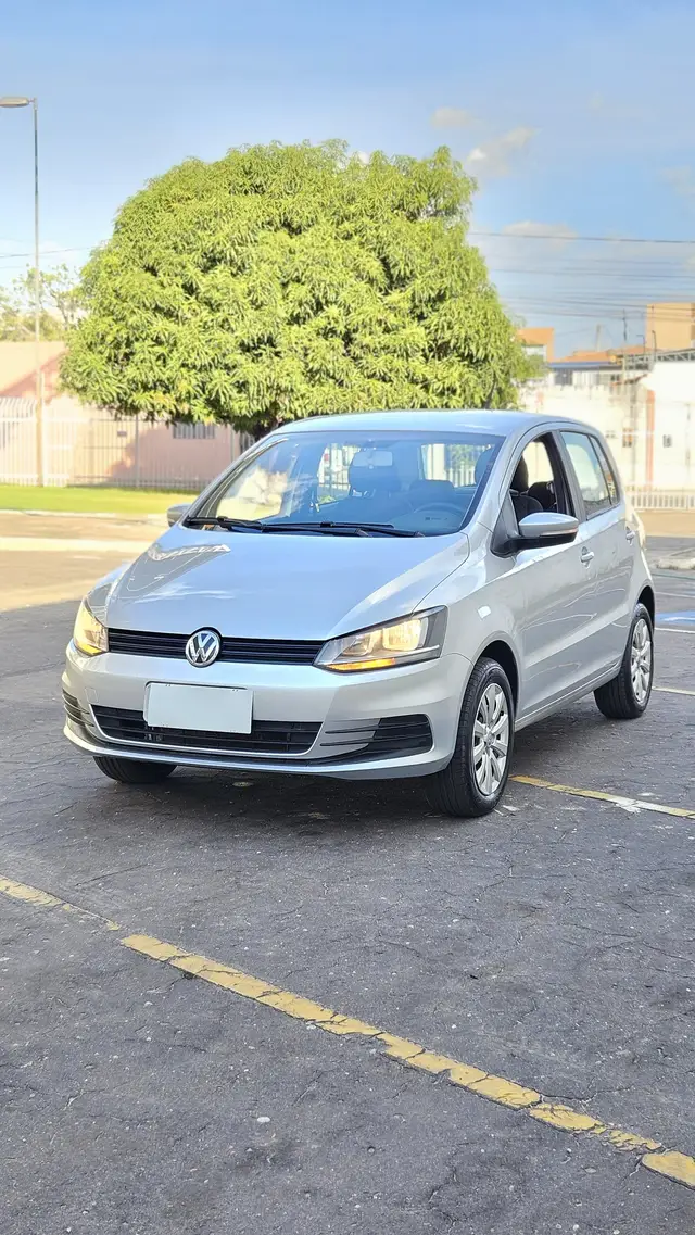 Carro Volkswagen Fox 2017 1.0 MPI Trendline (Flex)