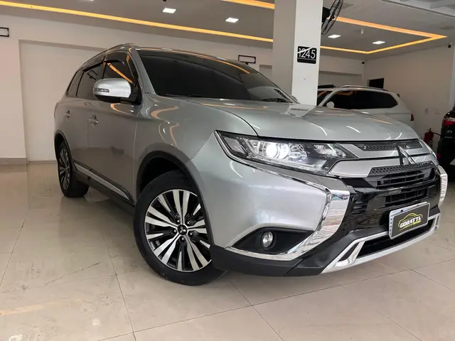 Carro Mitsubishi Outlander 2019 2.0 HPE 7L CVT