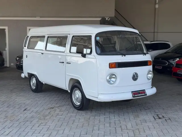 Carro Volkswagen Kombi 2005 Standard 1.6