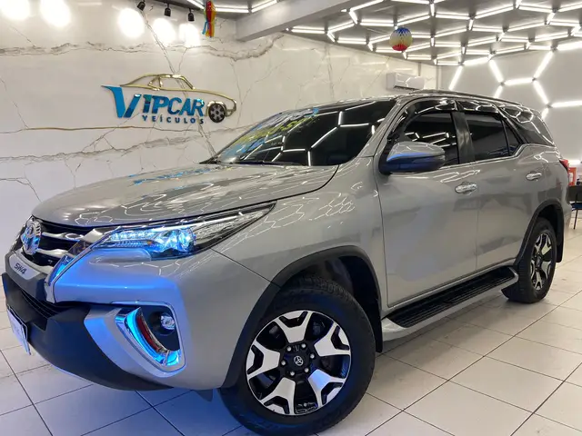 Carro Toyota SW4 2020 2.8 TDI SRX 7L 4x4 (Aut) (Diesel)