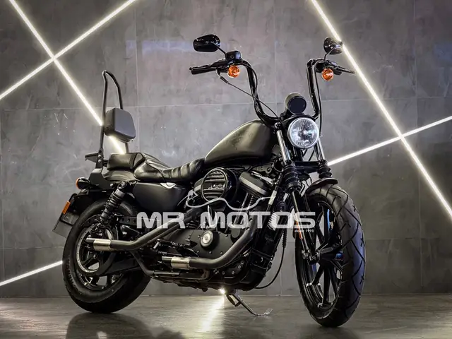 Moto Harley-Davidson Sportster XL 883 2018 Iron