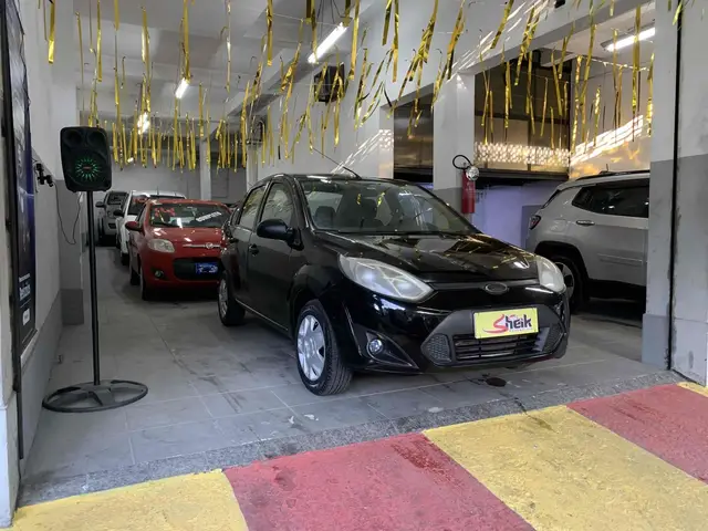 Carro Ford Fiesta Sedan 2014 SE 1.0 RoCam (Flex)