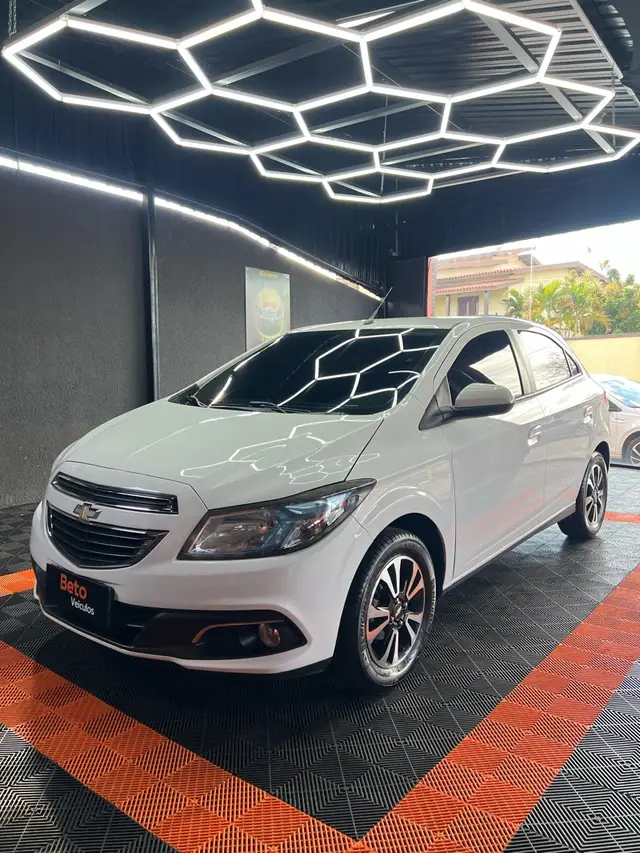 Carro Chevrolet Onix 2015 1.4 LTZ SPE/4 (Aut)