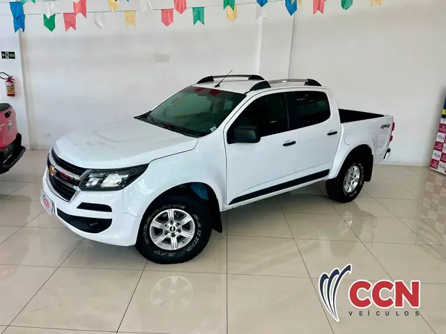 Carro Chevrolet S10 Cabine Dupla 2017 S10 2.8 CTDI LS 4WD (Cabine Dupla)