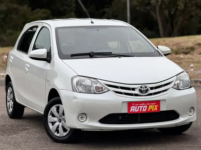 Carro Toyota Etios 2015 X 1.3 (Flex)