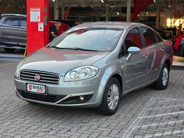 Carro Fiat Linea 2016 Essence 1.8 16V (Flex)