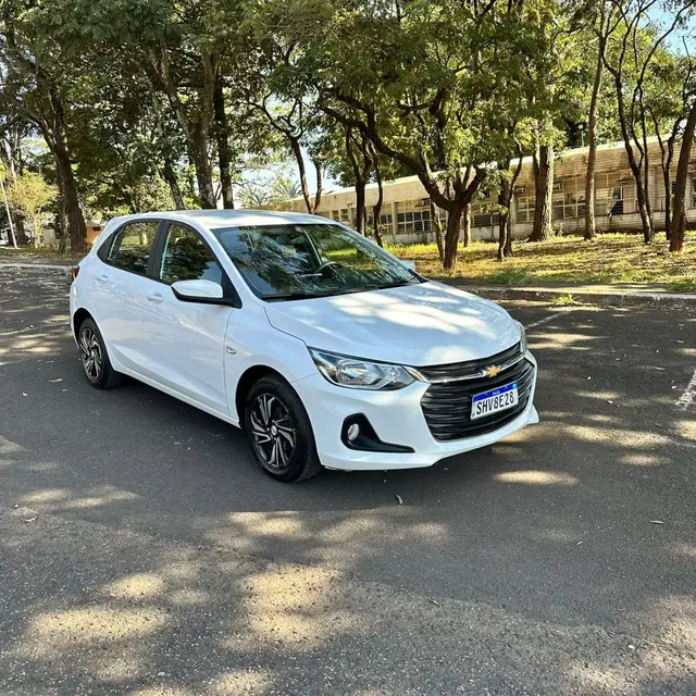Carro Chevrolet Onix 2024 LT 1.0