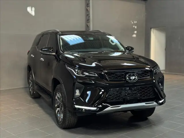 Carro Toyota SW4 2024 SRX 2.8 Turbodiesel 4x4 (Aut.) (7 Lugares)