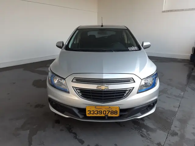 Carro Chevrolet Onix 2015 1.4 LT SPE/4 (Aut)