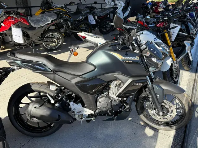 Moto Yamaha Fazer FZ15 2025 ABS Connected