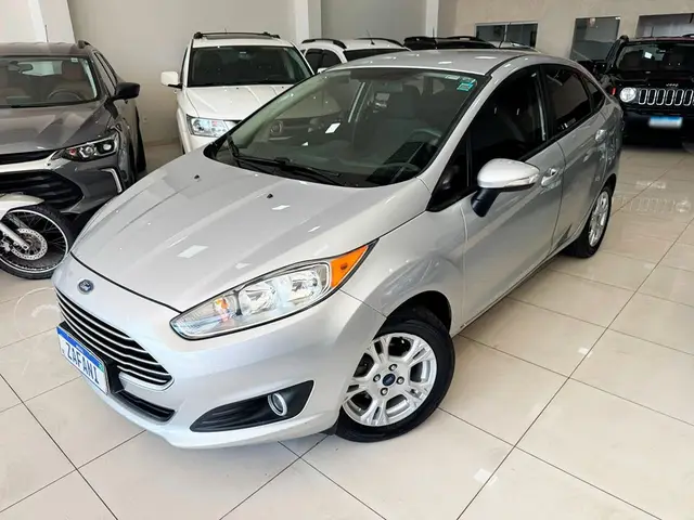 Carro Ford Fiesta Sedan 2014 SE Plus 1.6 RoCam (Flex)
