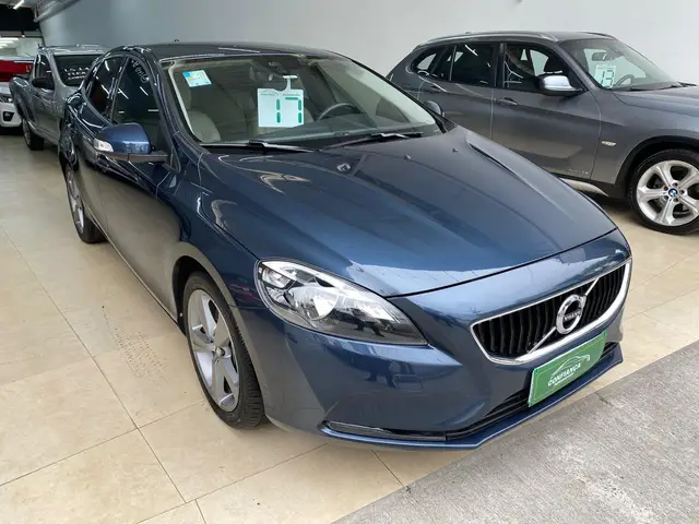 Carro Volvo V40 2017 2.0 T4 Momentum