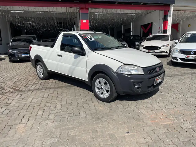 Carro Fiat Strada 2015 Working 1.4 (Flex)