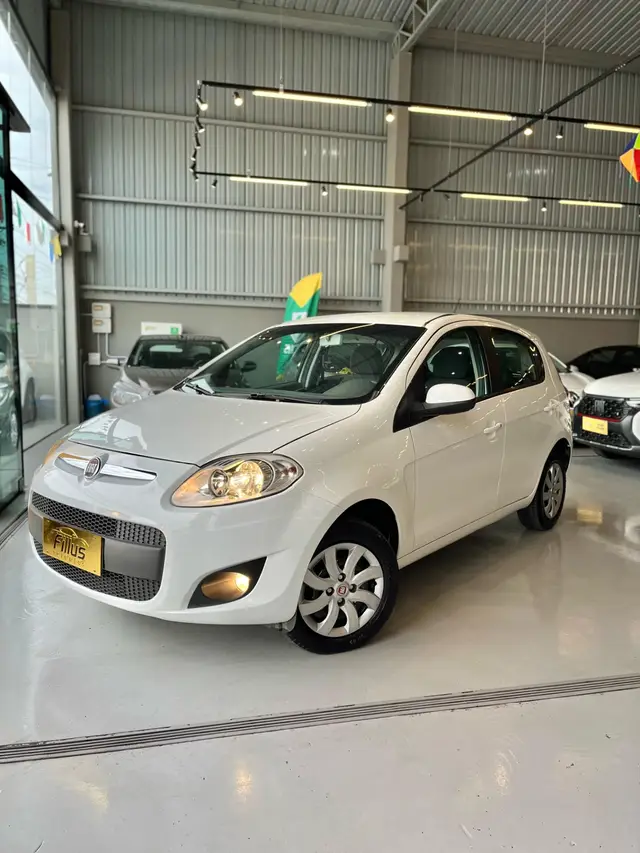 Carro Fiat Palio 2013 Attractive 1.4 8V (Flex)